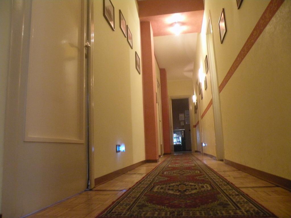 Hostel Josef Palermo Eksteriør bilde